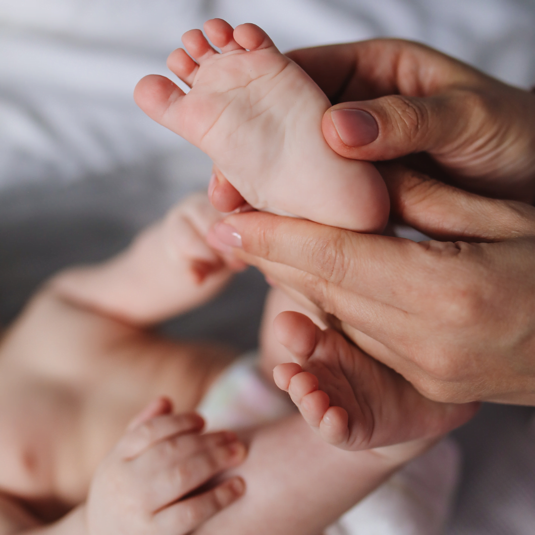 Massage bébé Massage-bebe